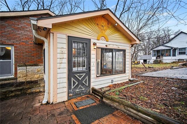 300 Winner Avenue, Smithville, MO 64089