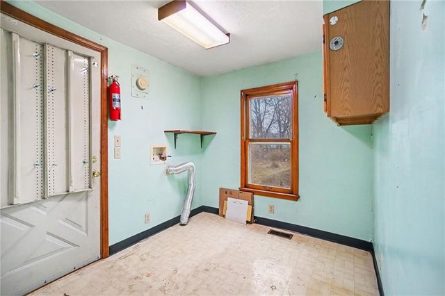 300 Winner Avenue, Smithville, MO 64089