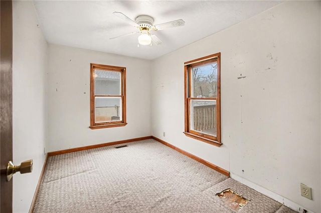 300 Winner Avenue, Smithville, MO 64089