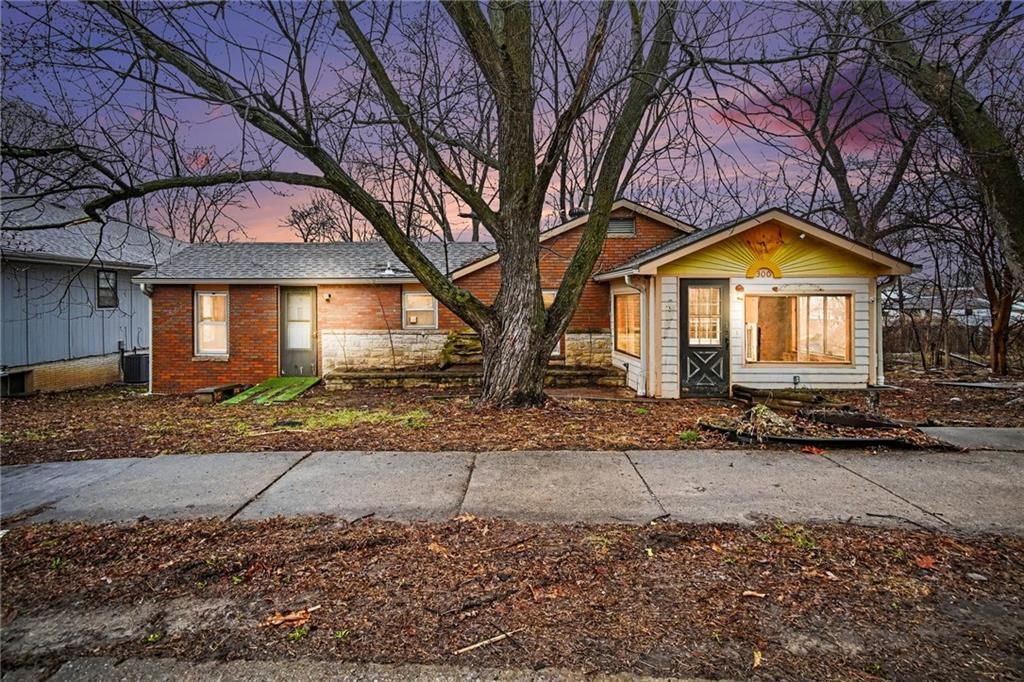 300 Winner Avenue, Smithville, MO 64089