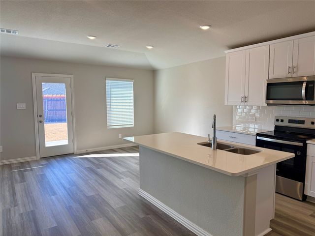 230 Sugarlands Drive, Greenville, TX 75402