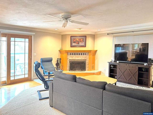 1716 Lincoln St NW, Albany, OR 97321