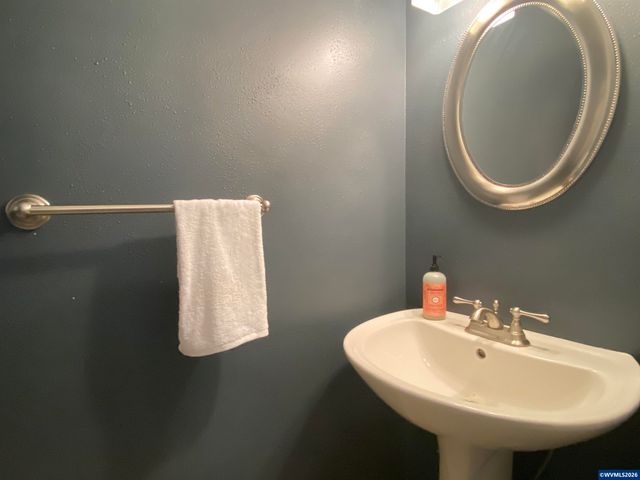 1716 Lincoln St NW, Albany, OR 97321