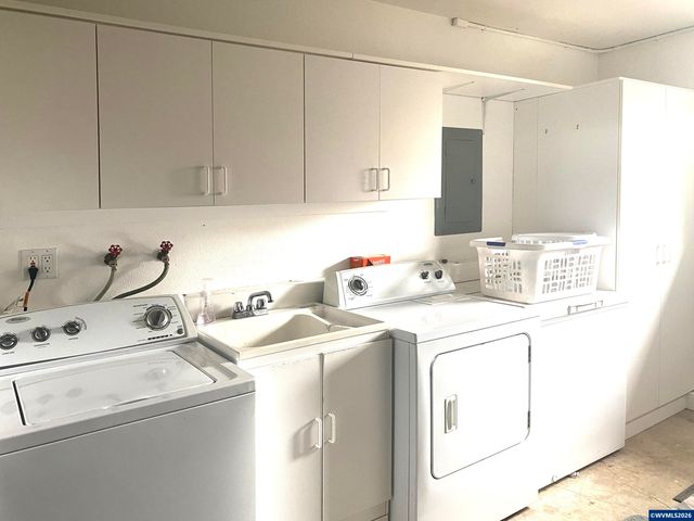 1716 Lincoln St NW, Albany, OR 97321