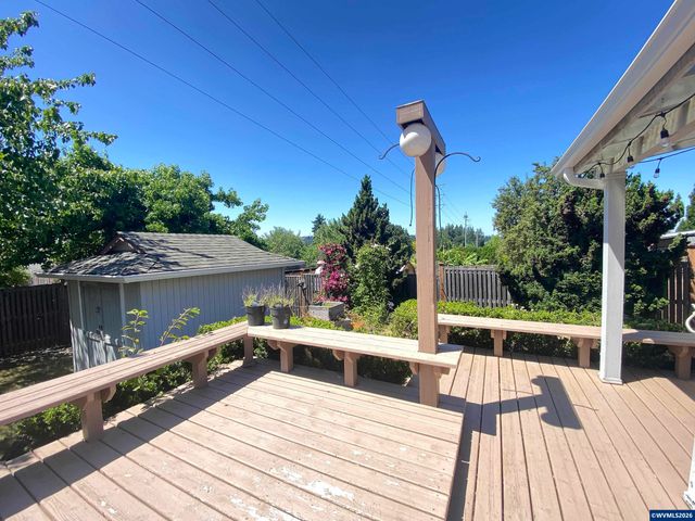 1716 Lincoln St NW, Albany, OR 97321