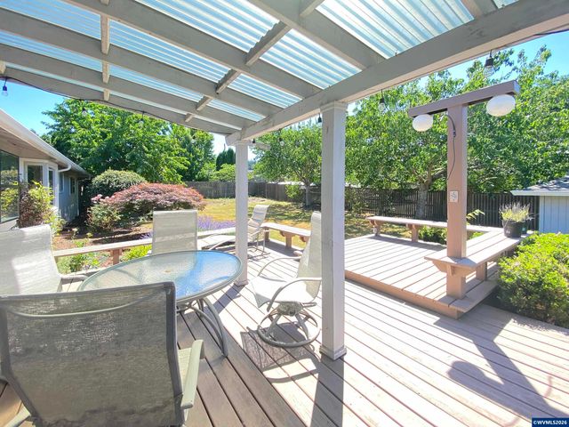 1716 Lincoln St NW, Albany, OR 97321
