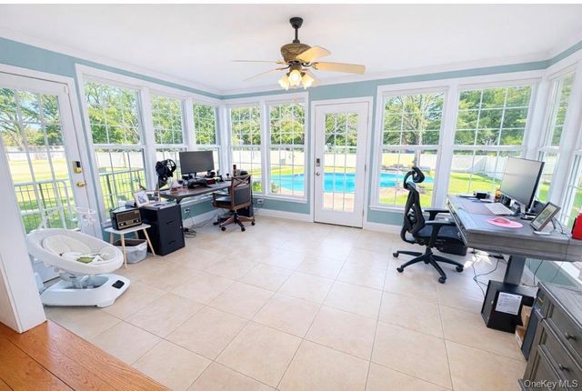 39 West Lane, Bay Shore, NY 11706