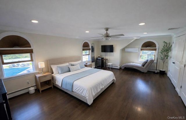 39 West Lane, Bay Shore, NY 11706