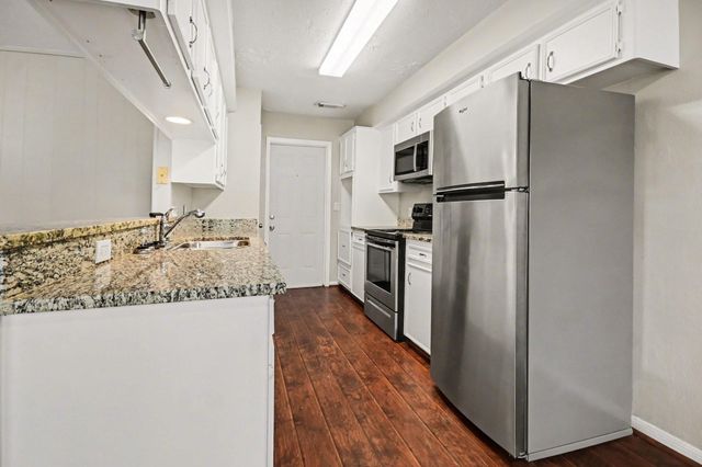 15727 Blackhawk Boulevard, Friendswood, TX 77546