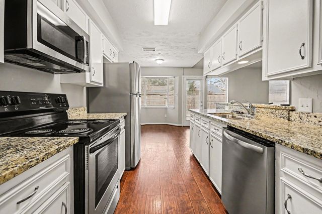 15727 Blackhawk Boulevard, Friendswood, TX 77546