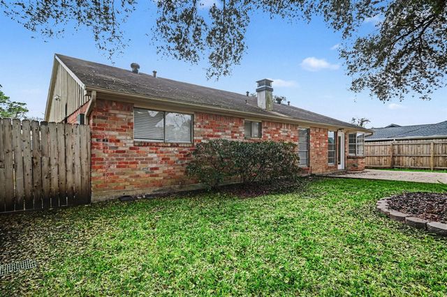 15727 Blackhawk Boulevard, Friendswood, TX 77546