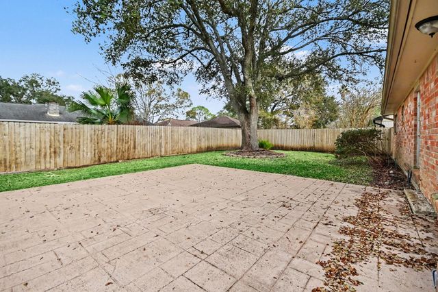 15727 Blackhawk Boulevard, Friendswood, TX 77546