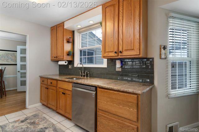 464 McKinley Avenue, Grosse Pointe Farms, MI 48236