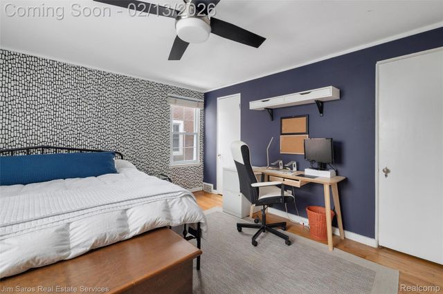 464 McKinley Avenue, Grosse Pointe Farms, MI 48236