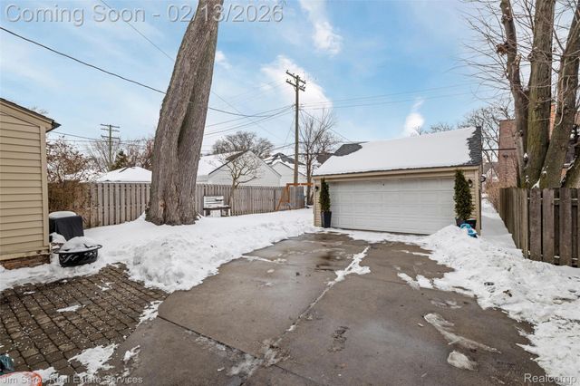 464 McKinley Avenue, Grosse Pointe Farms, MI 48236