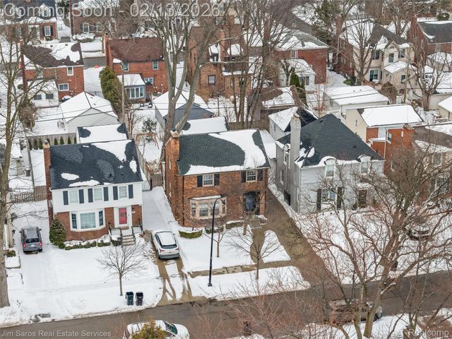 464 McKinley Avenue, Grosse Pointe Farms, MI 48236