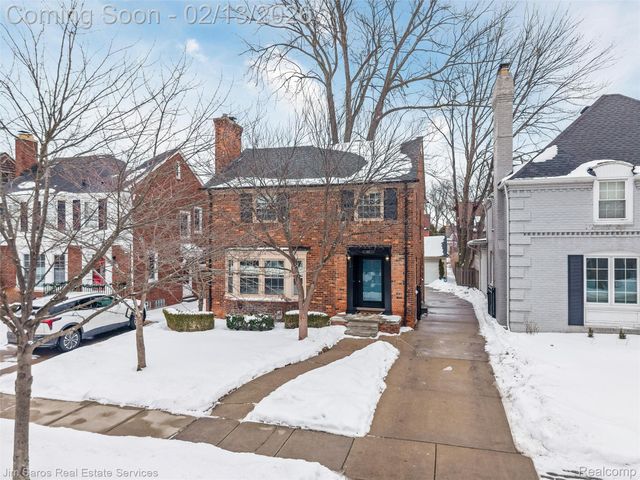 464 McKinley Avenue, Grosse Pointe Farms, MI 48236