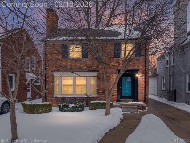 464 McKinley Avenue, Grosse Pointe Farms, MI 48236