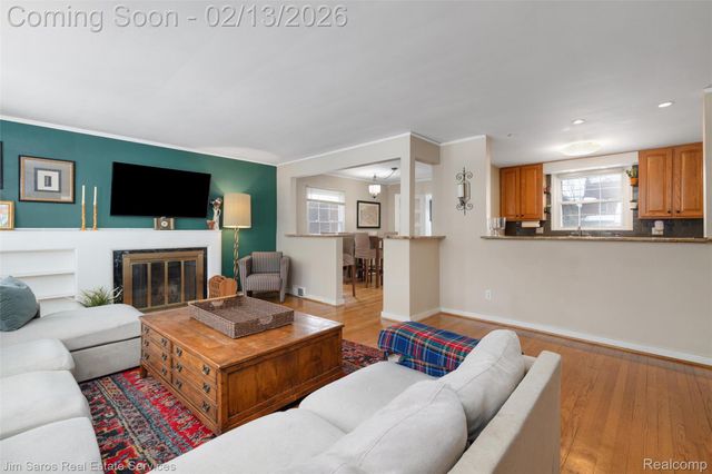 464 McKinley Avenue, Grosse Pointe Farms, MI 48236