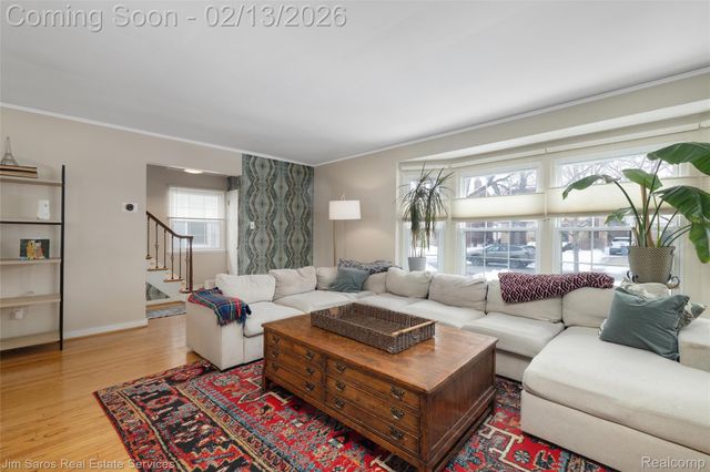 464 McKinley Avenue, Grosse Pointe Farms, MI 48236