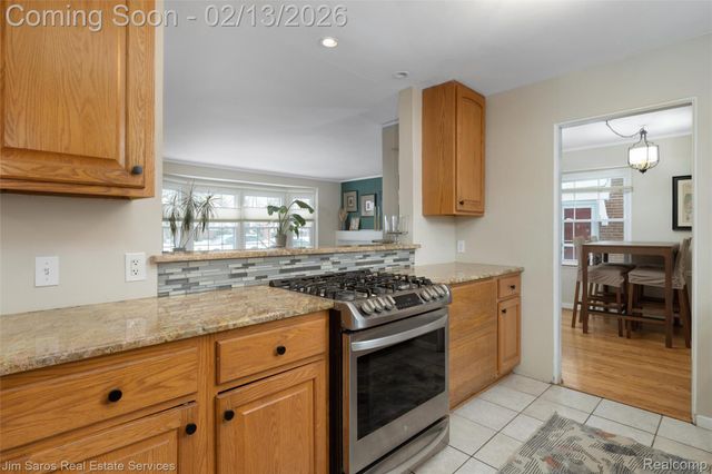 464 McKinley Avenue, Grosse Pointe Farms, MI 48236