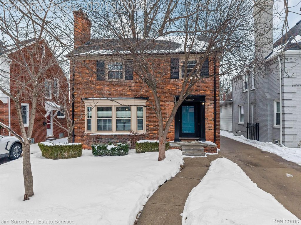 464 McKinley Avenue, Grosse Pointe Farms, MI 48236