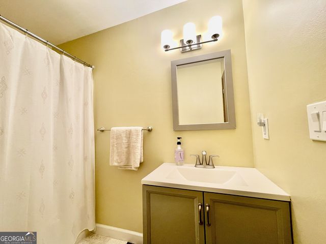 2677 Deerfield Circle SW, Marietta, GA 30064
