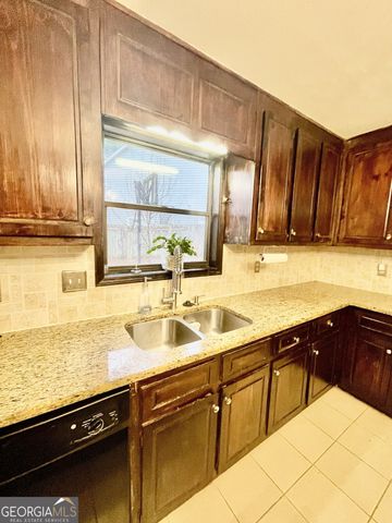 2677 Deerfield Circle SW, Marietta, GA 30064