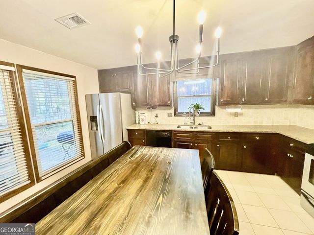 2677 Deerfield Circle SW, Marietta, GA 30064