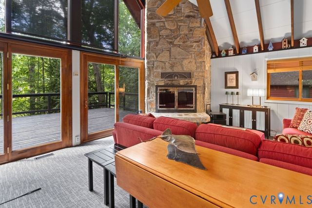 206 Lake Caroline Dr, Ruther Glen, VA 22546