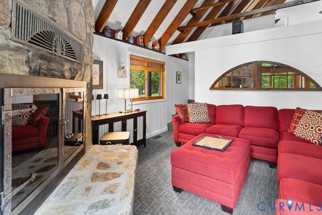 206 Lake Caroline Dr, Ruther Glen, VA 22546