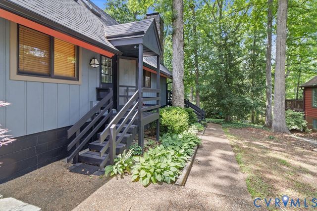206 Lake Caroline Dr, Ruther Glen, VA 22546