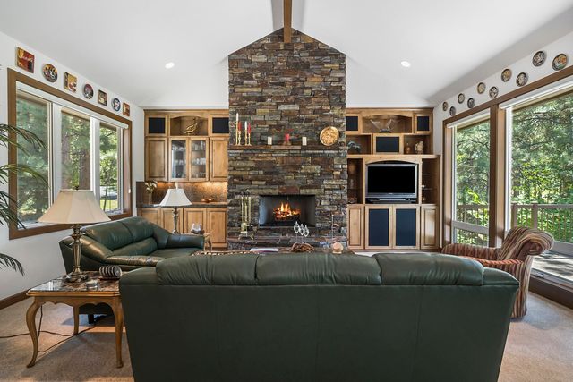 3075 NW Underhill Place, Bend, OR 97703