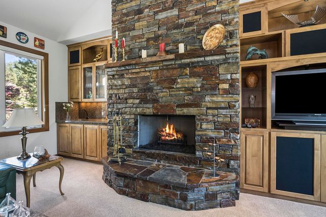 3075 NW Underhill Place, Bend, OR 97703