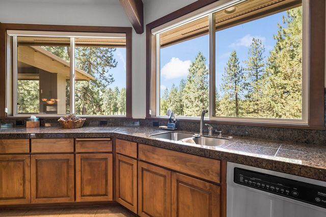 3075 NW Underhill Place, Bend, OR 97703