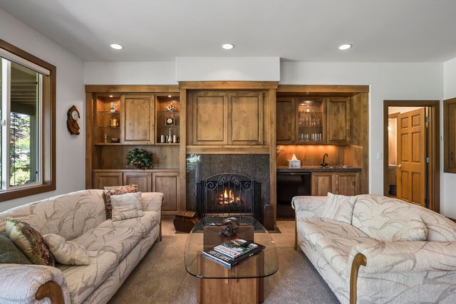 3075 NW Underhill Place, Bend, OR 97703