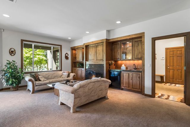 3075 NW Underhill Place, Bend, OR 97703