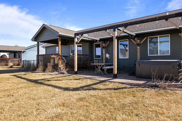 1215 Warrior Run Drive, Norwalk, IA 50211