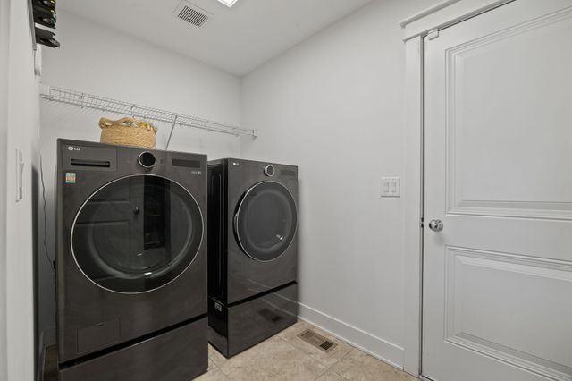 1215 Warrior Run Drive, Norwalk, IA 50211