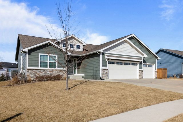 1215 Warrior Run Drive, Norwalk, IA 50211