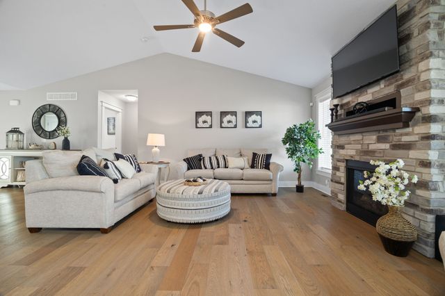 1215 Warrior Run Drive, Norwalk, IA 50211