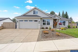 493 Crater Lake Dr, Dallas, OR 97338