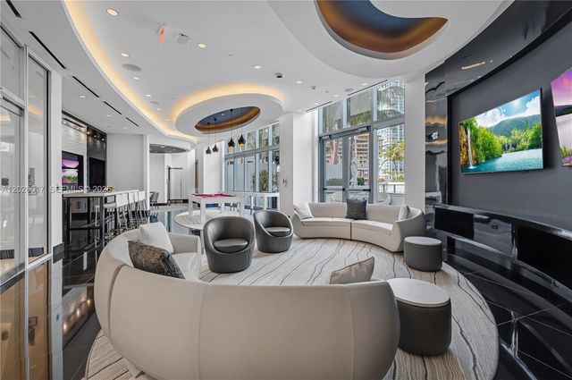851 NE 1st Ave 4201, Miami, FL 33132