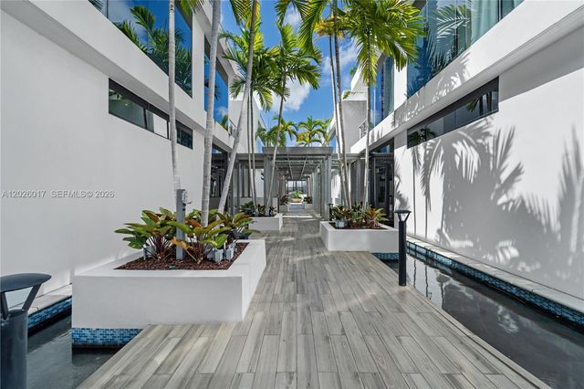 851 NE 1st Ave 4201, Miami, FL 33132