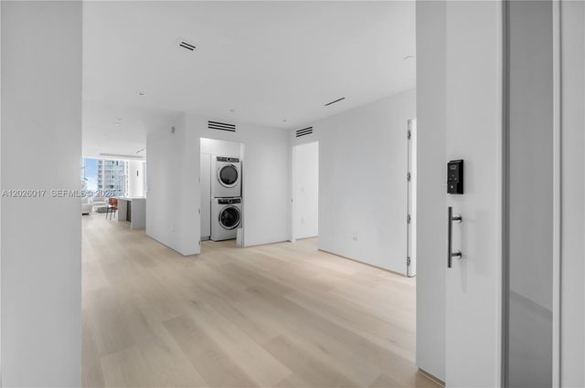 851 NE 1st Ave 4201, Miami, FL 33132