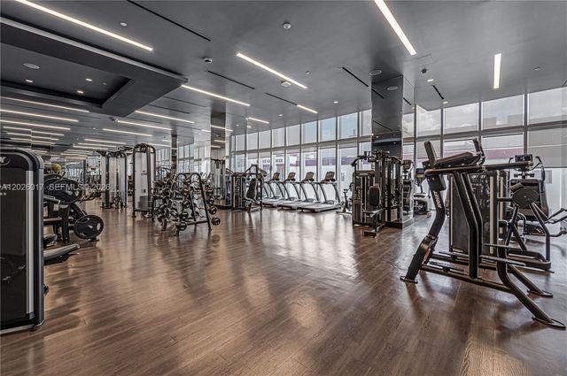851 NE 1st Ave 4201, Miami, FL 33132