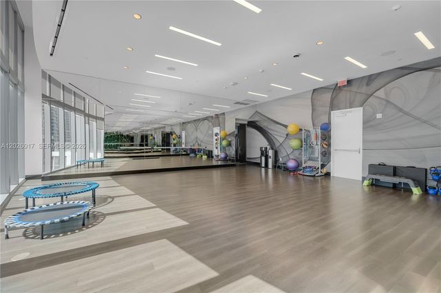851 NE 1st Ave 4201, Miami, FL 33132