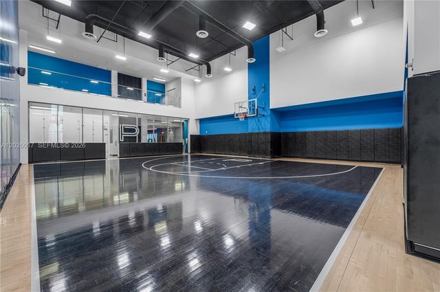 851 NE 1st Ave 4201, Miami, FL 33132