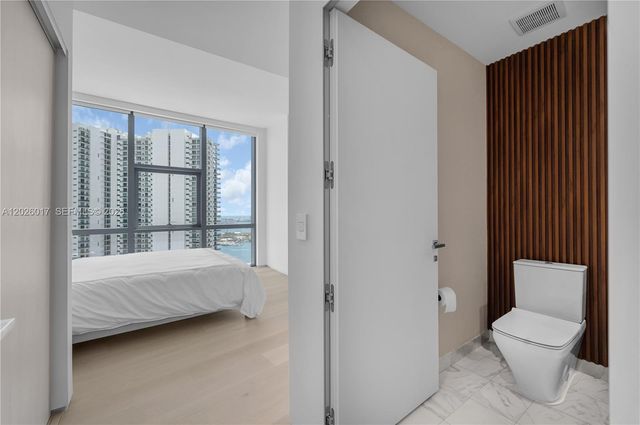 851 NE 1st Ave 4201, Miami, FL 33132
