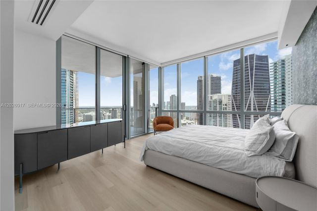 851 NE 1st Ave 4201, Miami, FL 33132